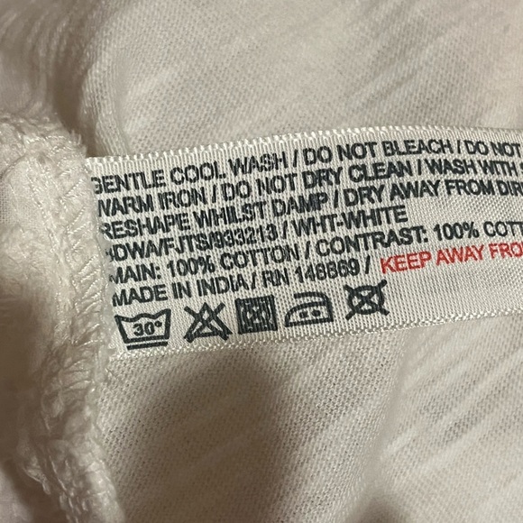 Fat Face White Short Sleeve Scoop Neck Tee with eyelet pocket and back, size 8 - Picture 7 of 10